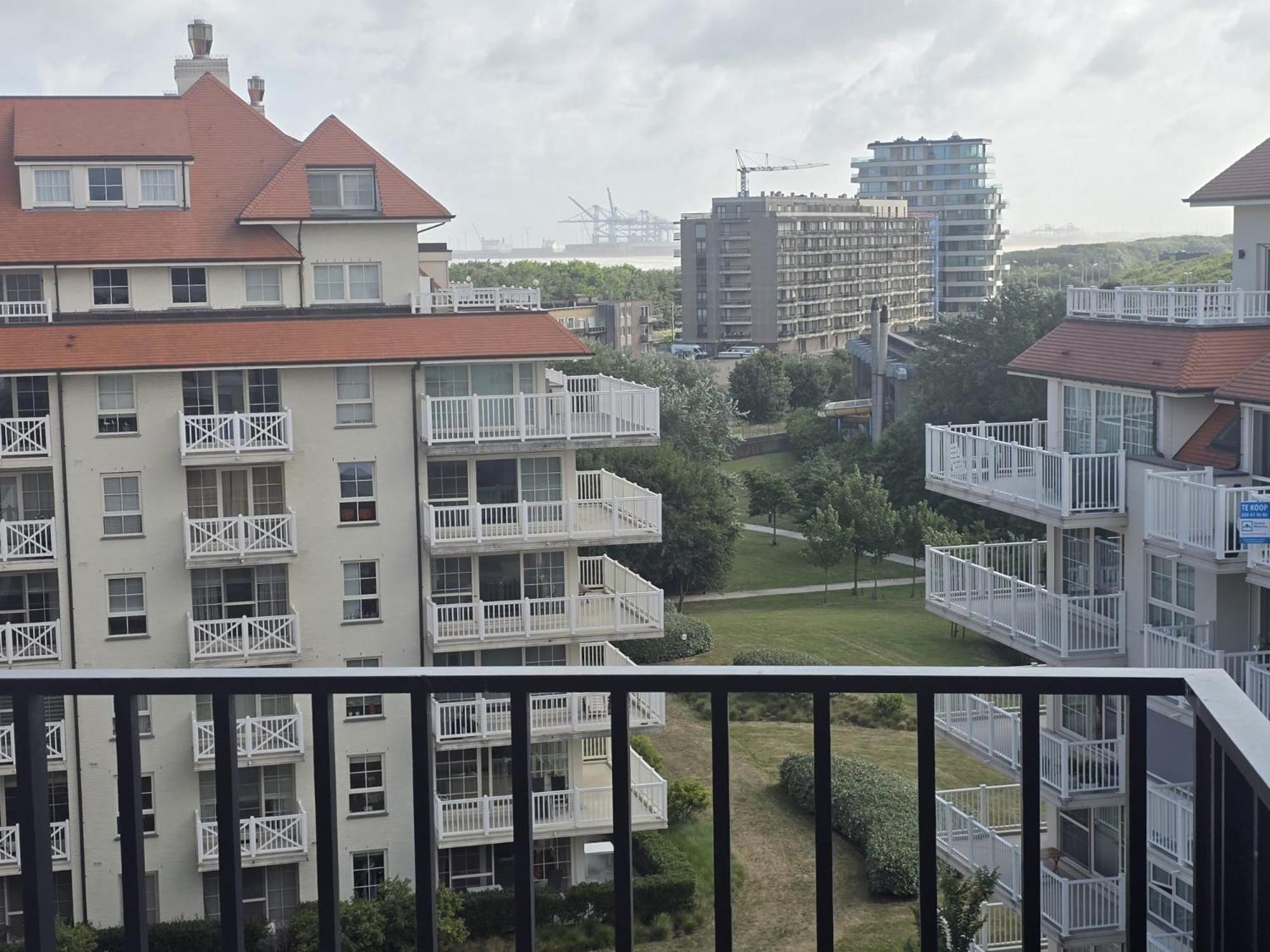 Appartement Stijlvol Nieuwbouwappartement Op Wandelafstand Zee - Inclusief Parkeerplaats