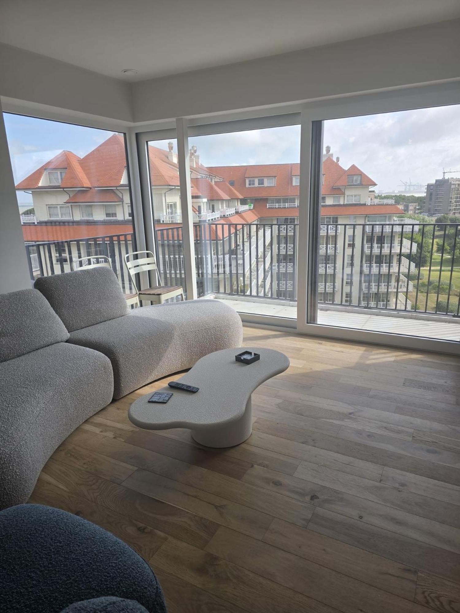 Stijlvol Nieuwbouwappartement Op Wandelafstand Zee - Inclusief Parkeerplaats Appartement *
